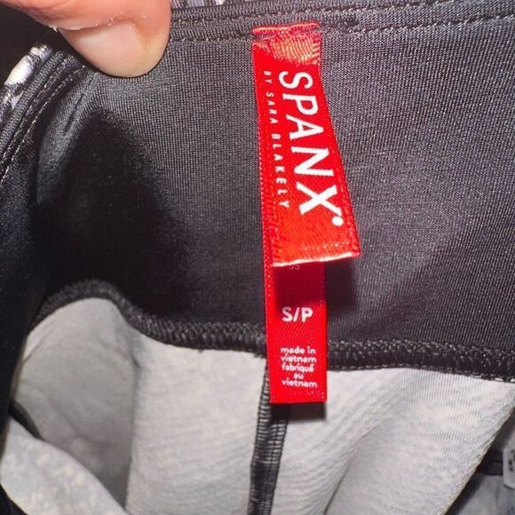 Spanx textured faux leather snakeskin shapewear S leggings - Picture 4 of 5